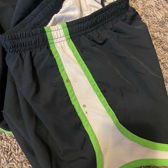 Nike Tempo Track Women's Running Shorts - Picture 3 of 4